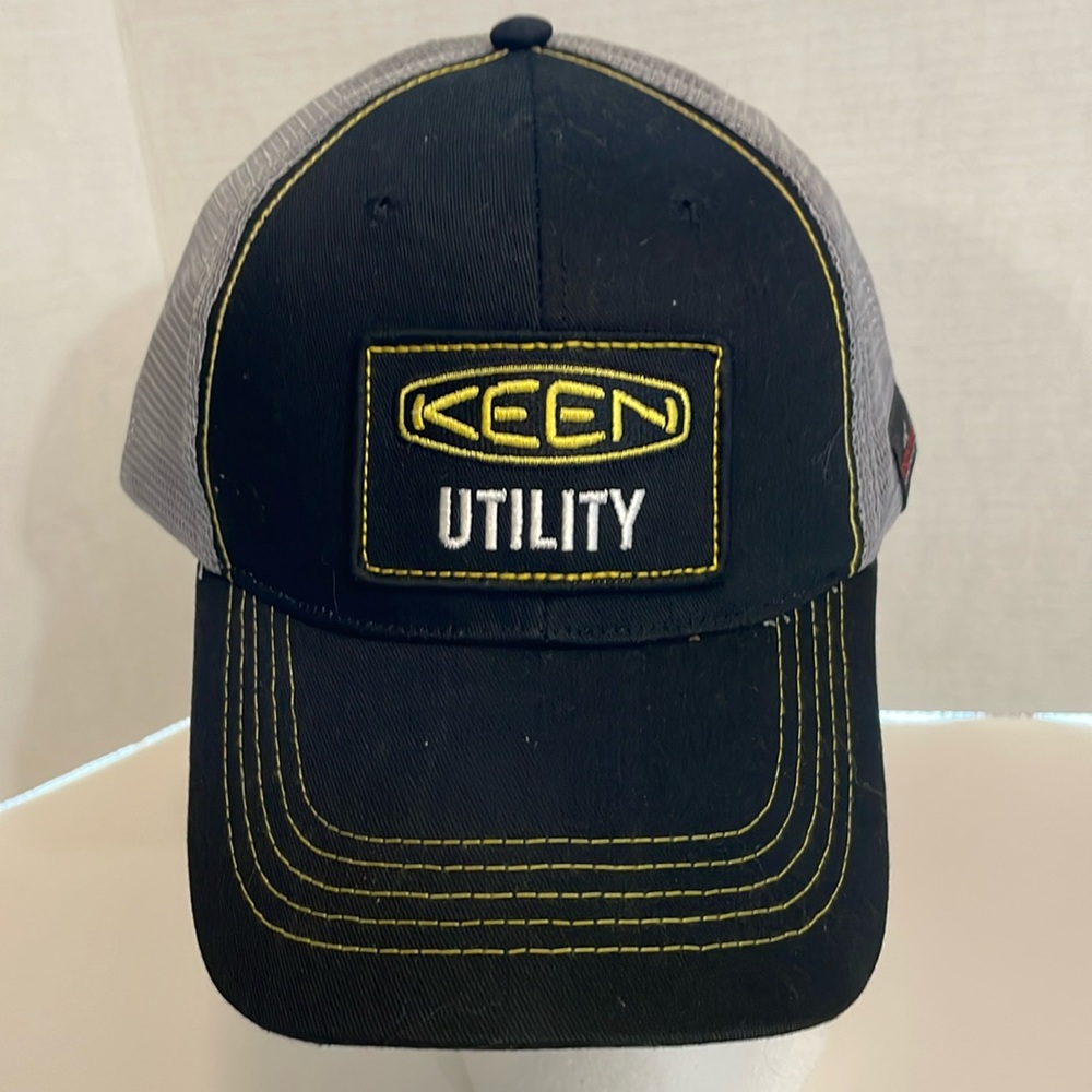 Keen Utility Trucker Mesh Hat Patch Snapback Adjustable Cap Black/Gray NWOT